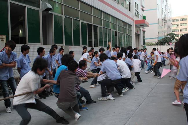 盛天龙员工拔河比赛